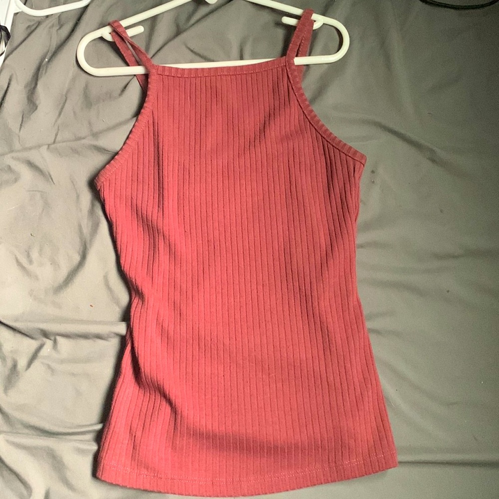 I’m selling a pink fitted shirt from American eagle